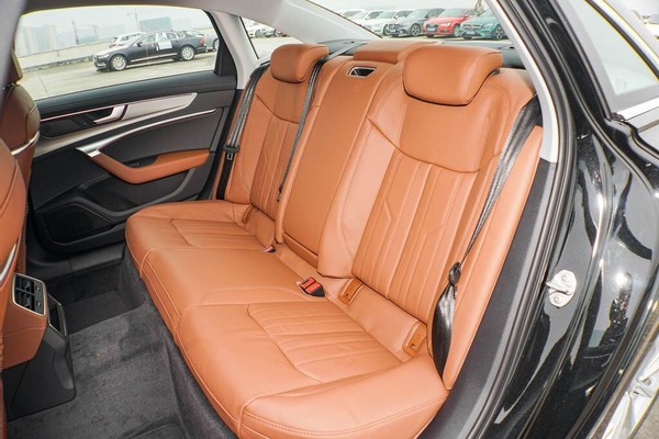 评测奥迪a6l,评测奥迪a6l2020款