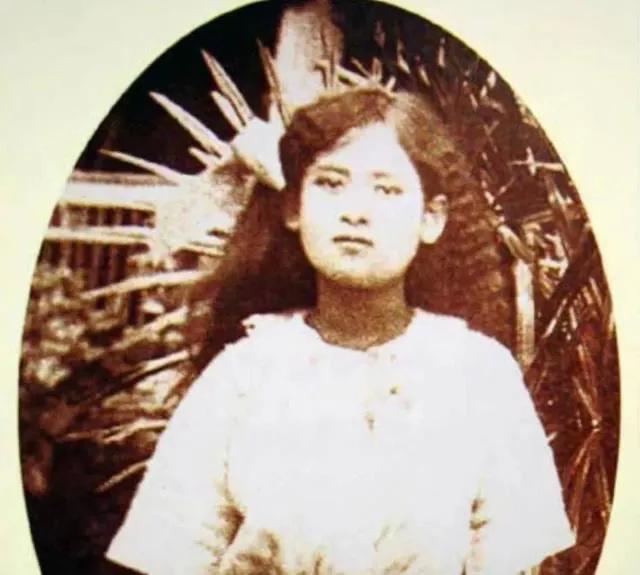 泰国国王是否是从古至今一个家族,泰国国王为什么疼爱小儿子