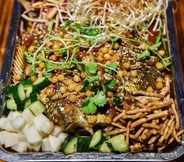 田鼠、猪鞭、臭屁虫、猪眼睛都不放过？食物链顶端的王者：广西人