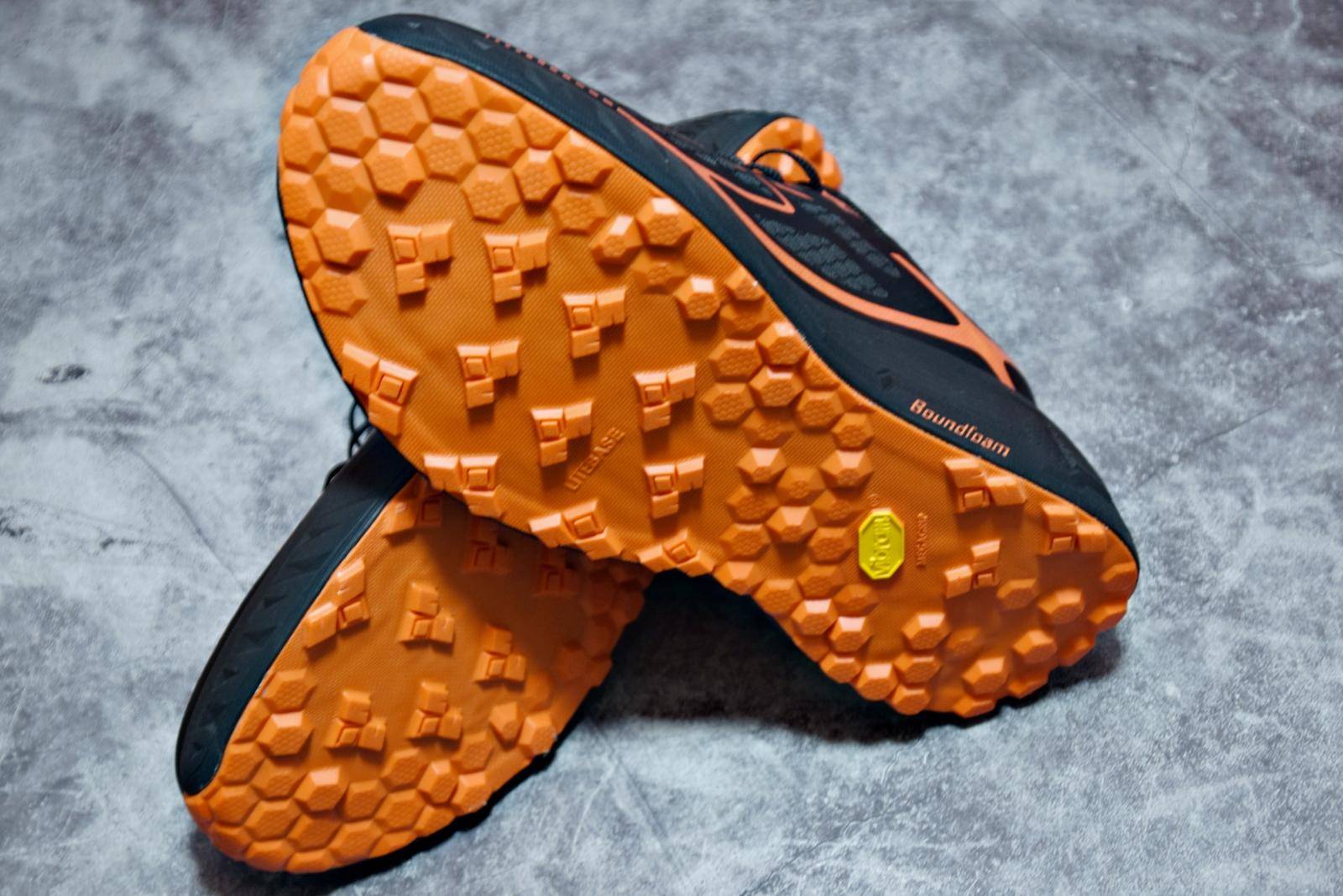 r2缓震跑鞋测评,r2跑鞋哪款适合初跑者