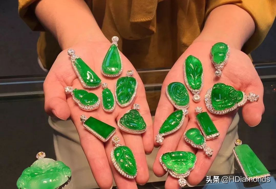 翡翠项链摔坏要赔一千多万视频,顾客摔坏了手镯怎么赔偿