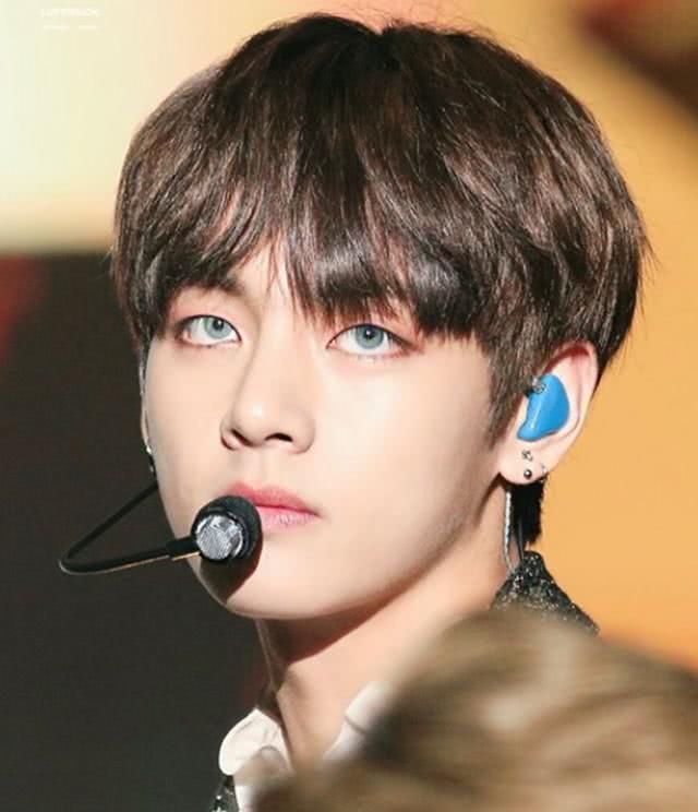 韩国男团戴美瞳真的太好看了！边伯贤、金泰亨谁更适合带美瞳呢？