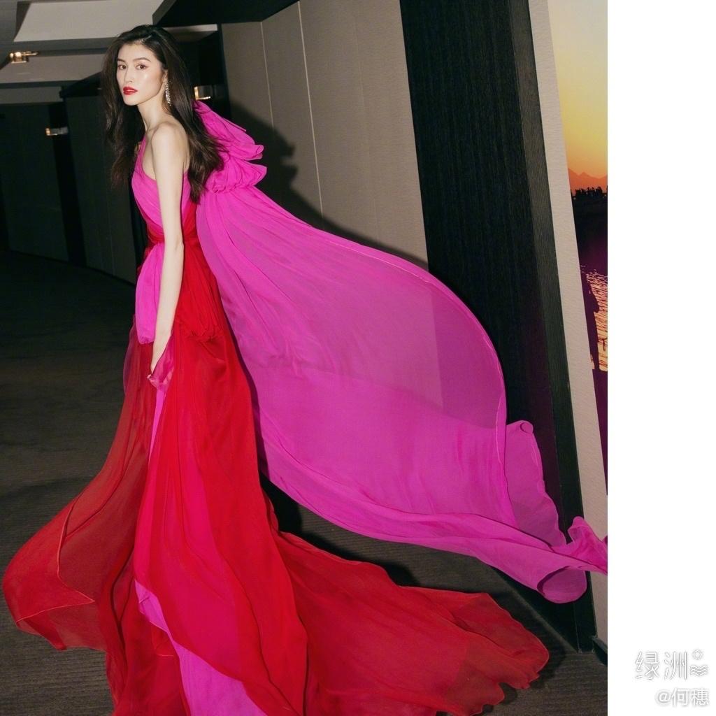 何穗维密内衣蕾丝款,何穗黑色蕾丝装