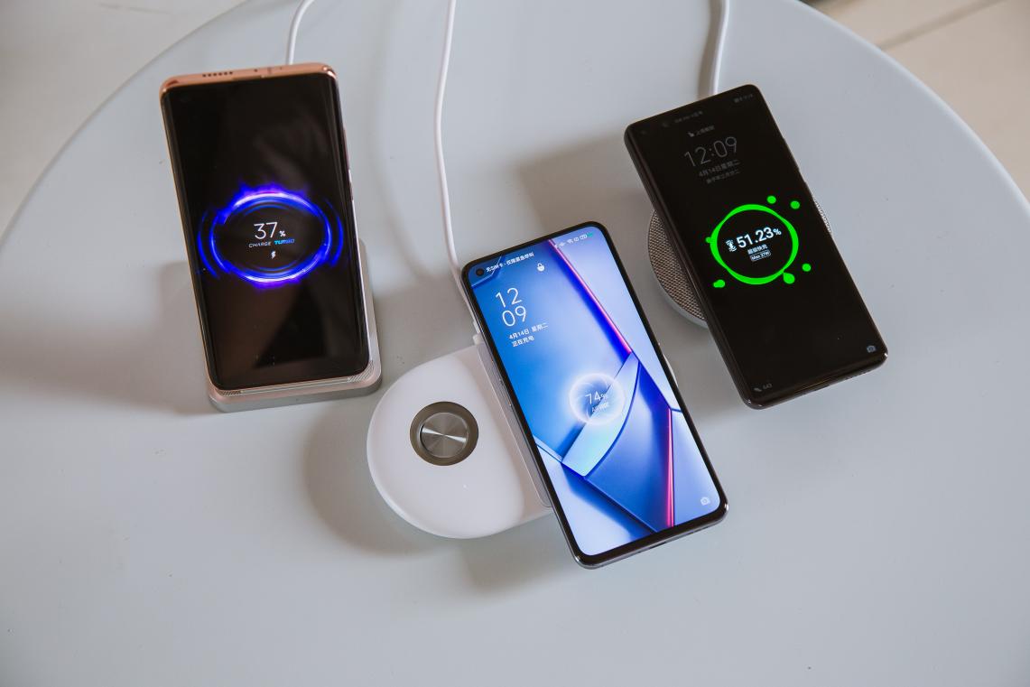 都有无线充电技术，华为OPPO小米实测对比，差距有多大？