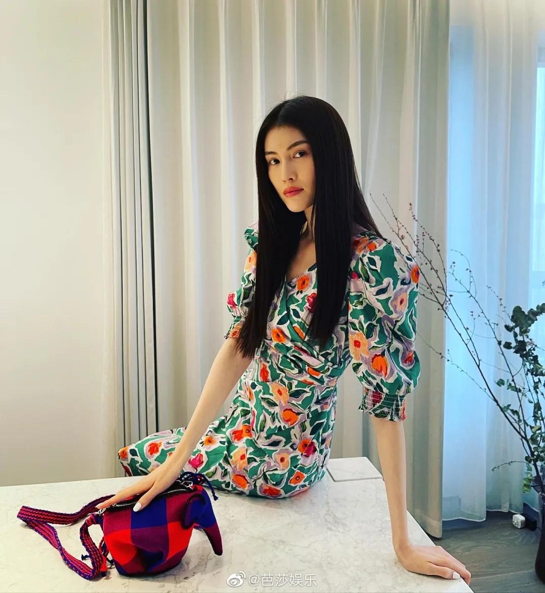 还在穿短袖吗,夏季法式泡泡袖怎么穿