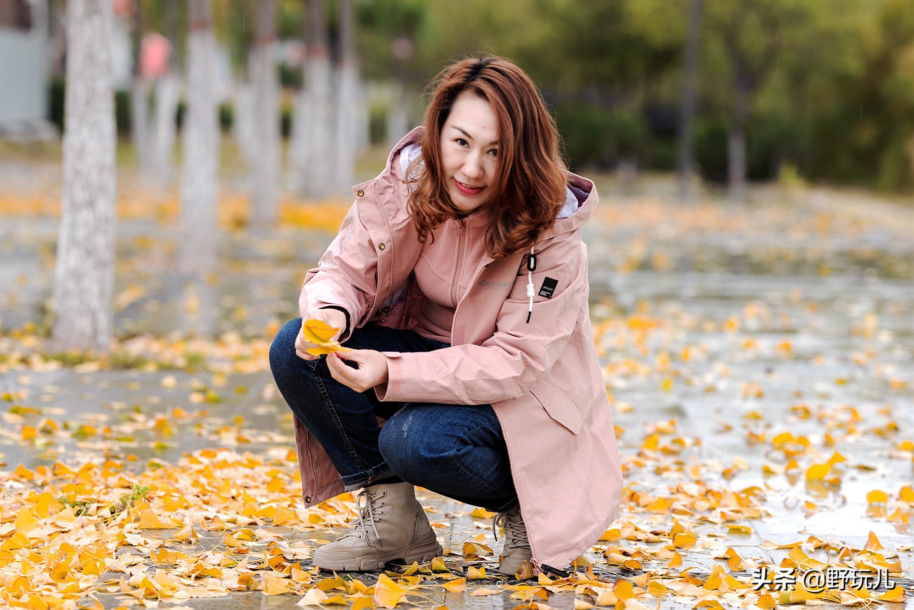 既时尚又实用的冲锋衣,简约而不简单的冲锋衣奢潮