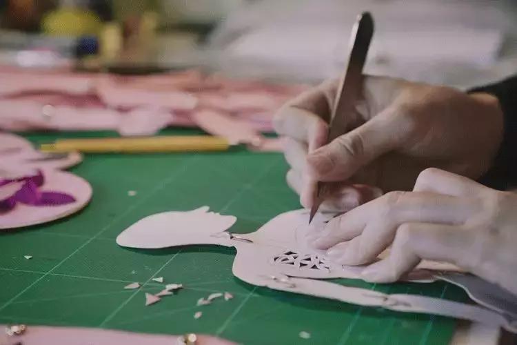 广州90后妹子用顶级纸艺解剖人体，看过的人惊艳到灵魂出窍