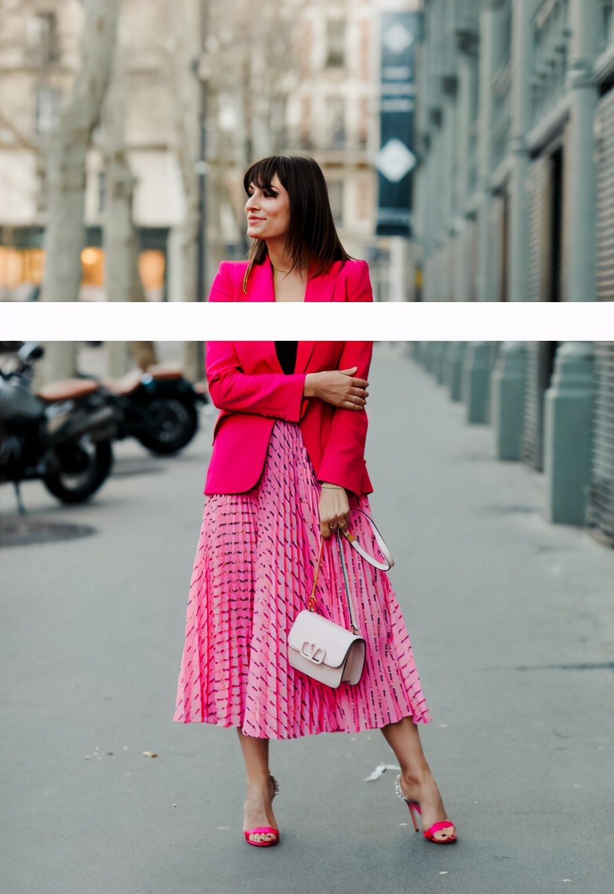 秋冬季百褶裙显白穿搭,冬季半身过膝百褶裙搭配