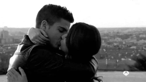 女人让男人着迷的三种方式,女人让男人着迷的几个行为