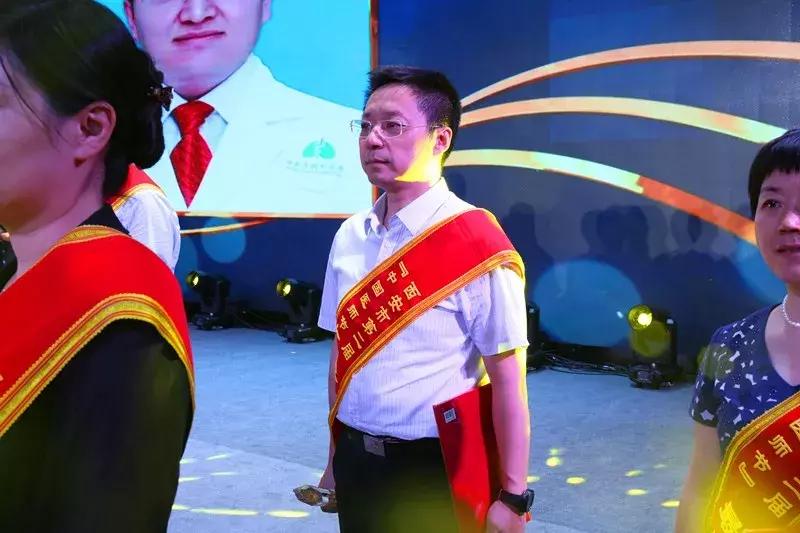 无悔人生，医生无悔|西安大兴医院致敬第二个“中国医师节”