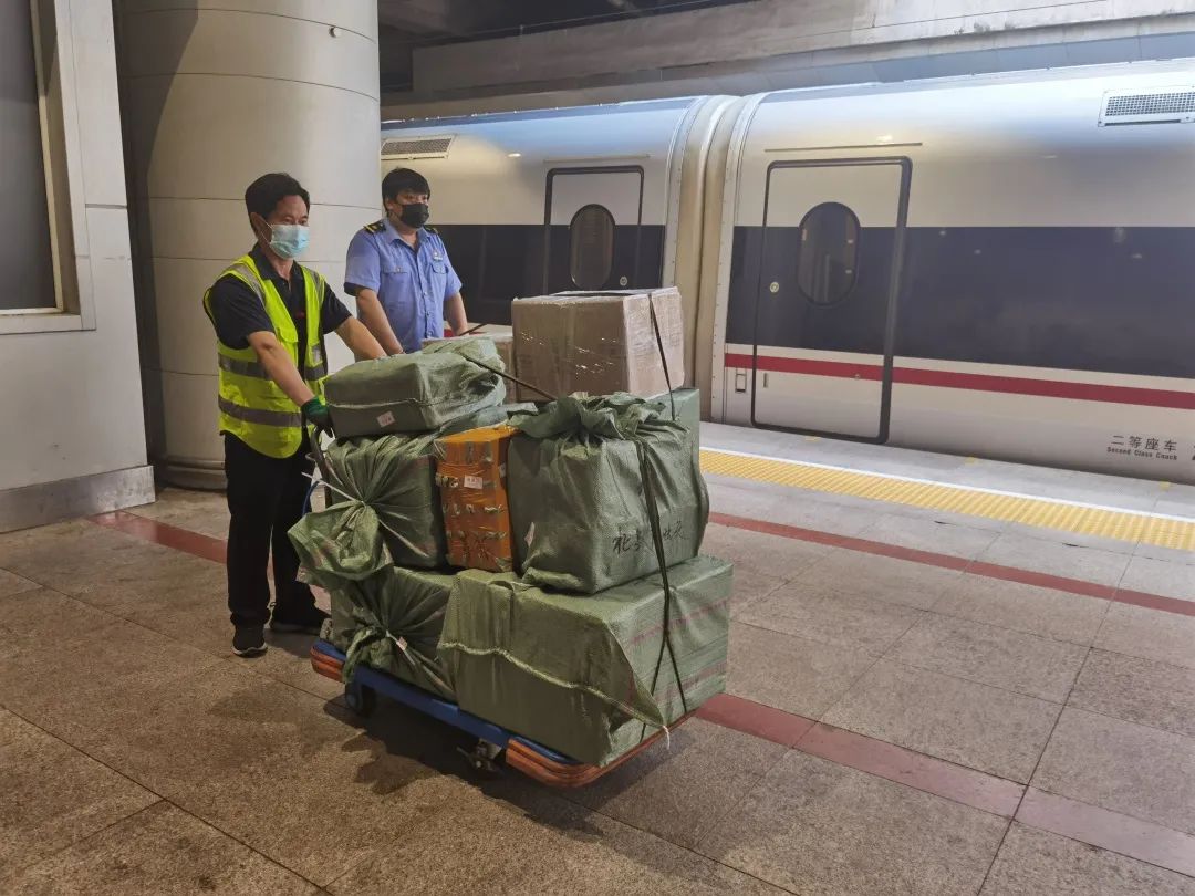 轨道上的京津冀跑出加速度,京津冀交通一体化跑出加速度