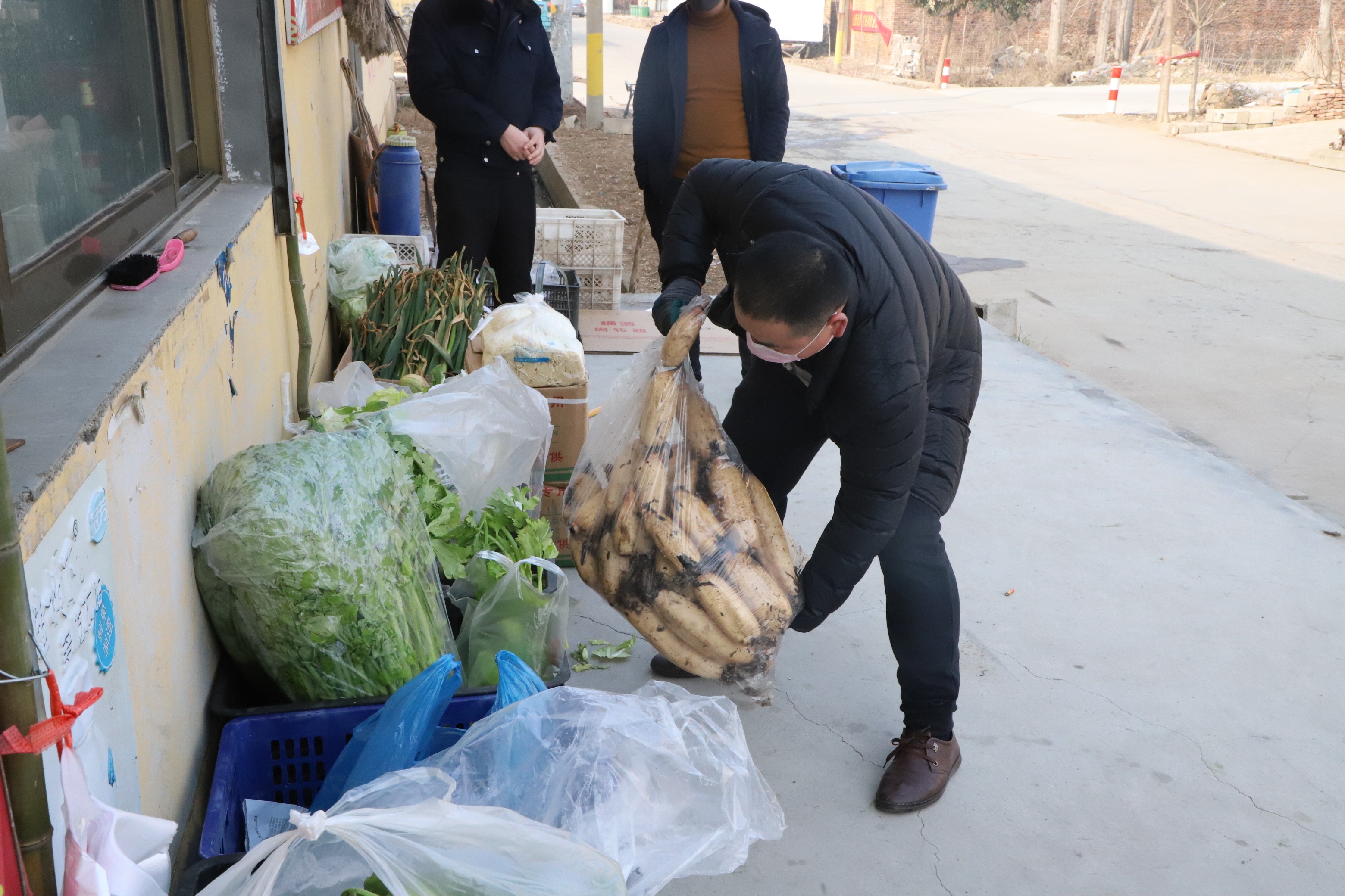 平价超市搬到家门口，罗庄傅庄村支书金点子化解粮食紧缺