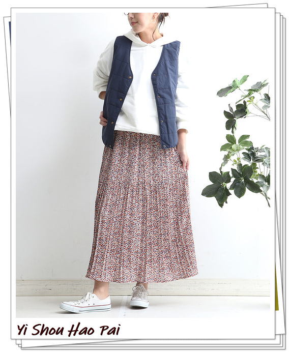 黑色的棉背心外套怎么搭配,海军蓝羽绒