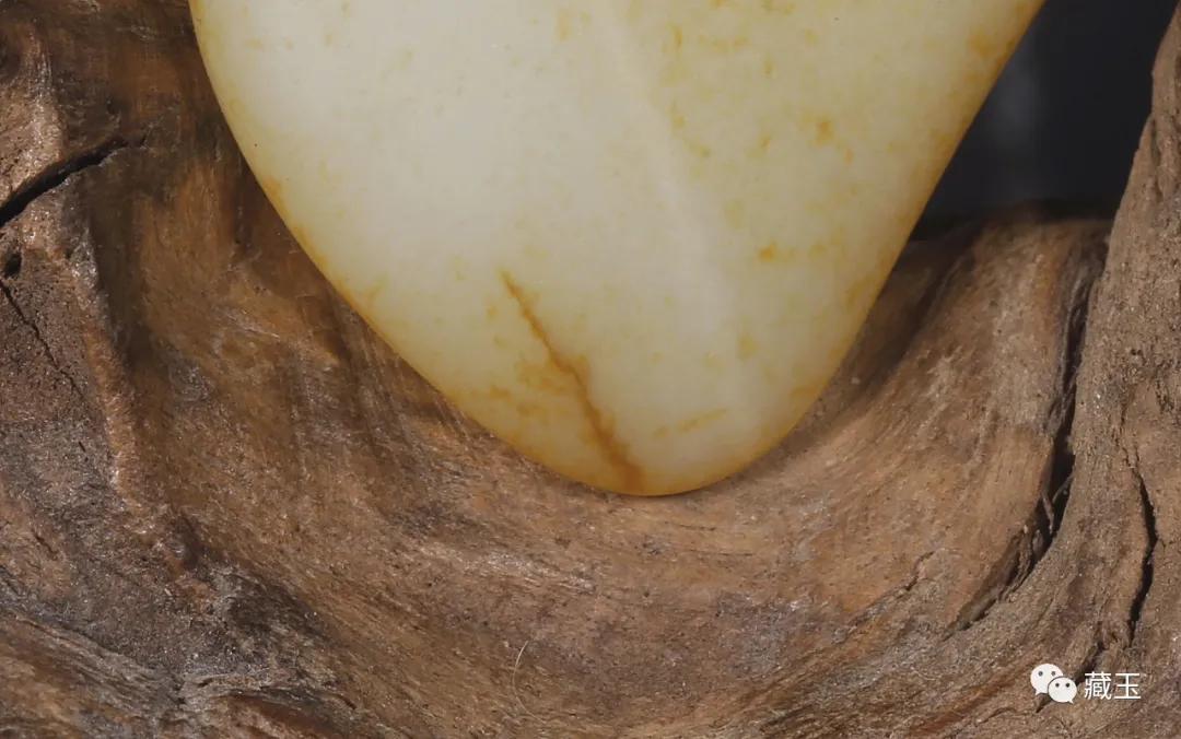 无裂不成玉？和田玉裂的秘密，堵料、切料必须看懂它