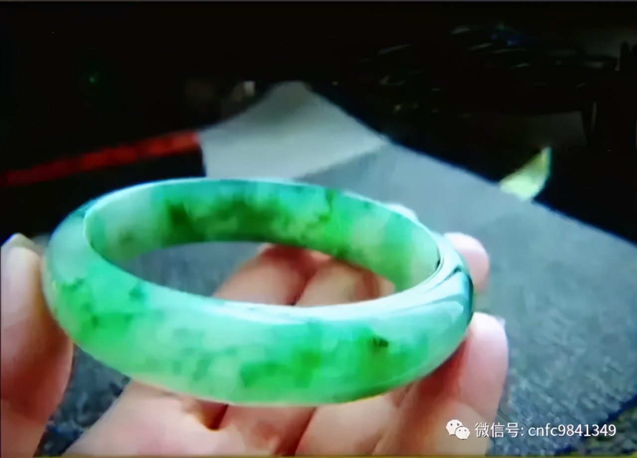 网购4000的翡翠手镯,3000元买了一只棉絮翡翠手镯