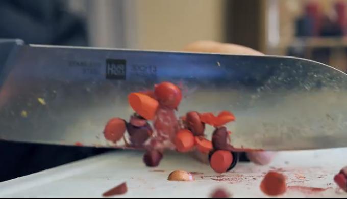 女神节将至，小伙把女友全部口红融化成一支，那些直男送的沙雕