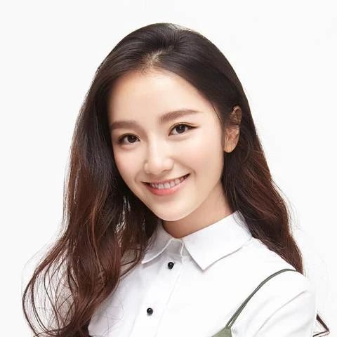 她被张艺谋捧红,被于正力捧有望超过赵丽颖的她