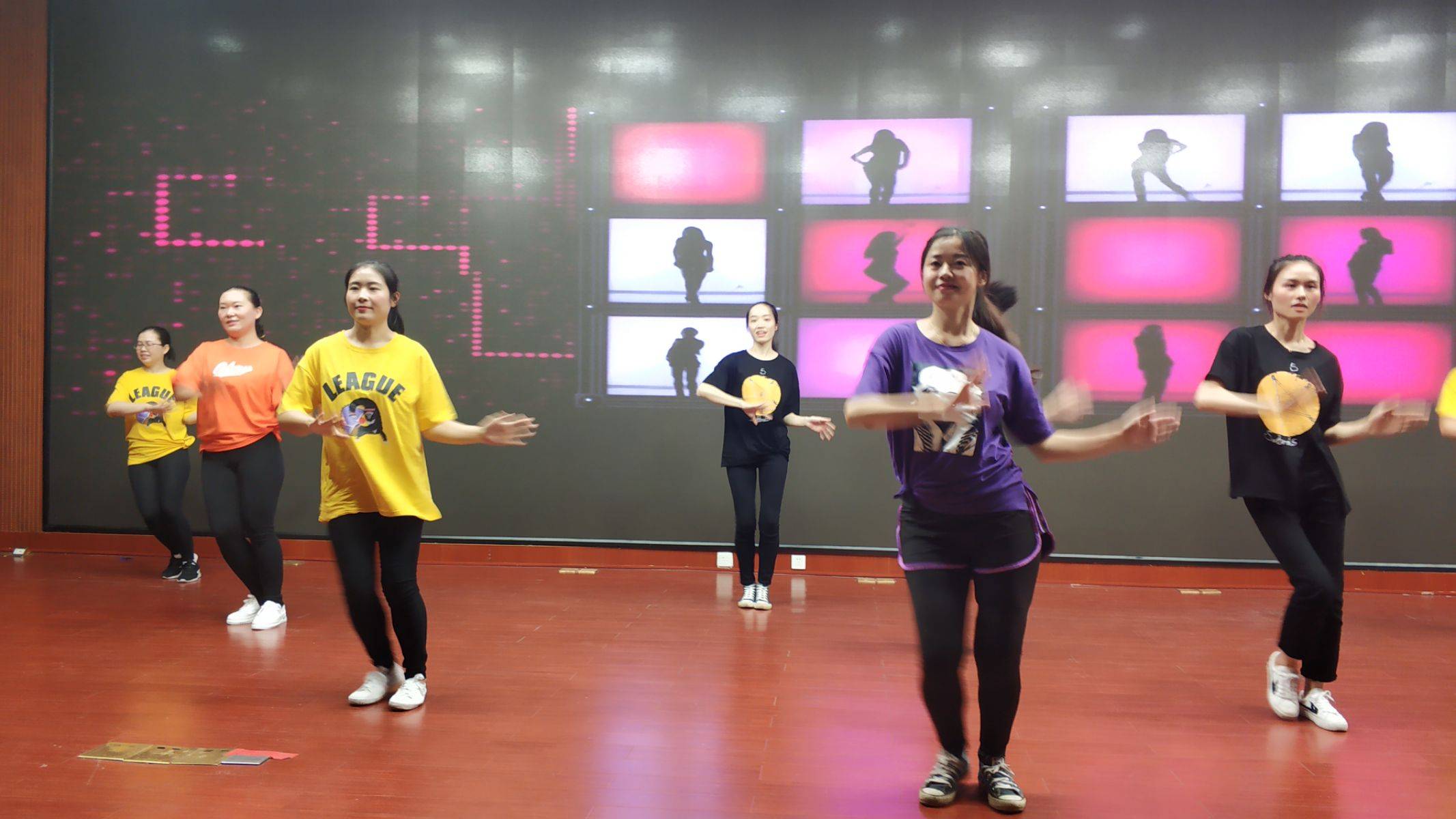 护士节护理服务创新,基层医院开展护士节活动