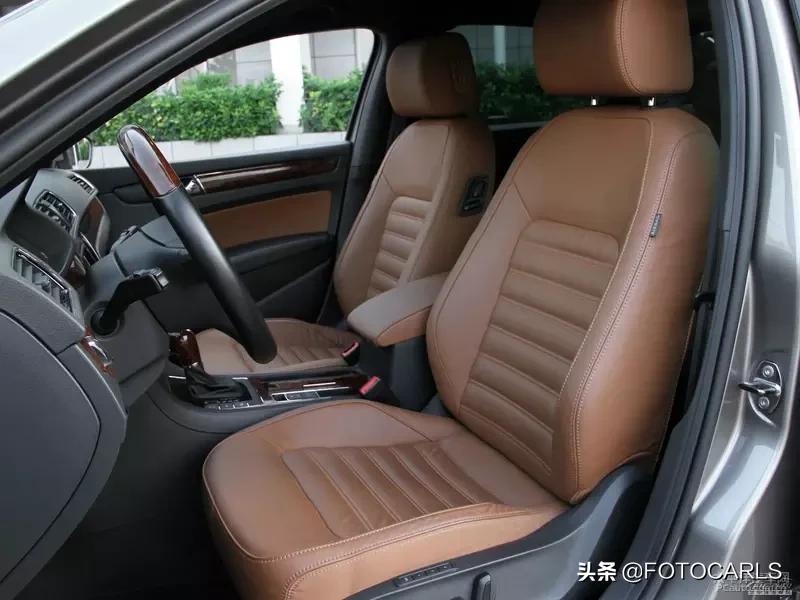 大众帕萨特3.0v6旗舰版,大众帕萨特2023最新款顶配落地价
