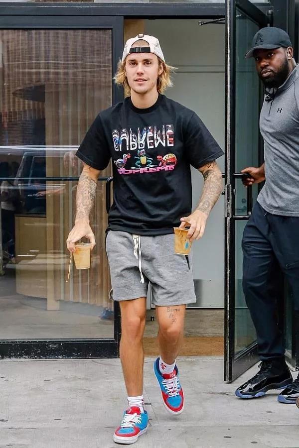 丁日，你妈喊你回家剪头了