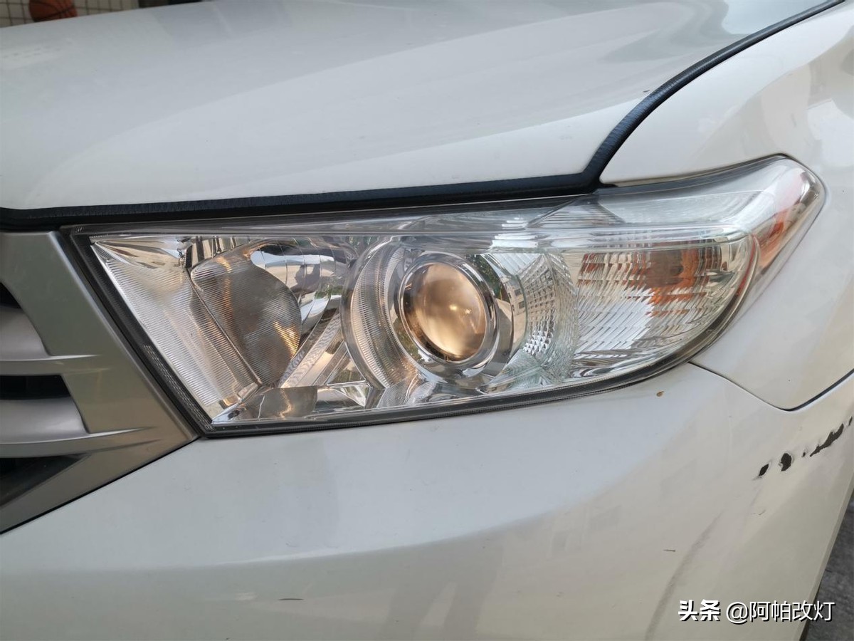 汉兰达改原厂led车灯,09款汉兰达双光透镜泪眼日行灯