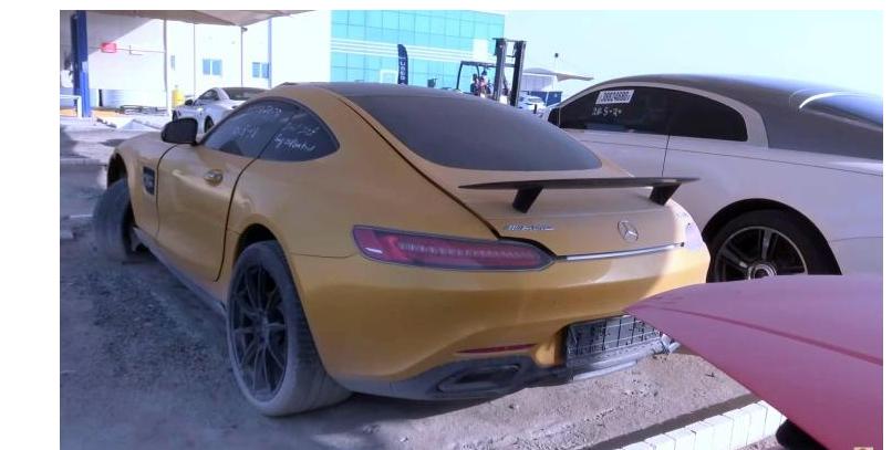 迪拜废车场交钱成为会员,6000元迪拜废车