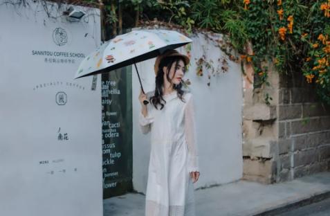 只有女生巴掌大小的banana口袋伞，伞内自动降温似“移动空调”！