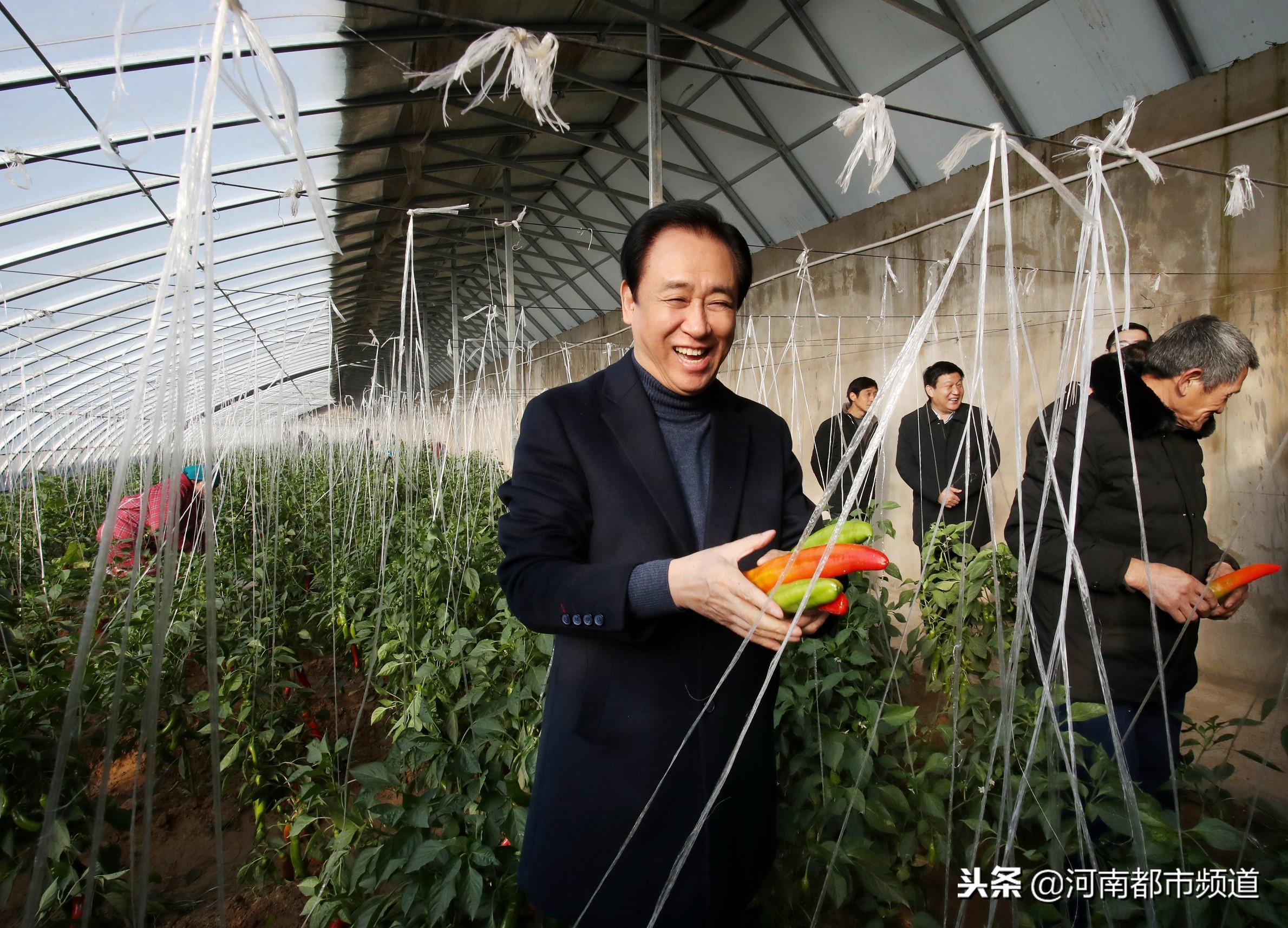 许家印回乡报师恩完整版,许家印的师恩