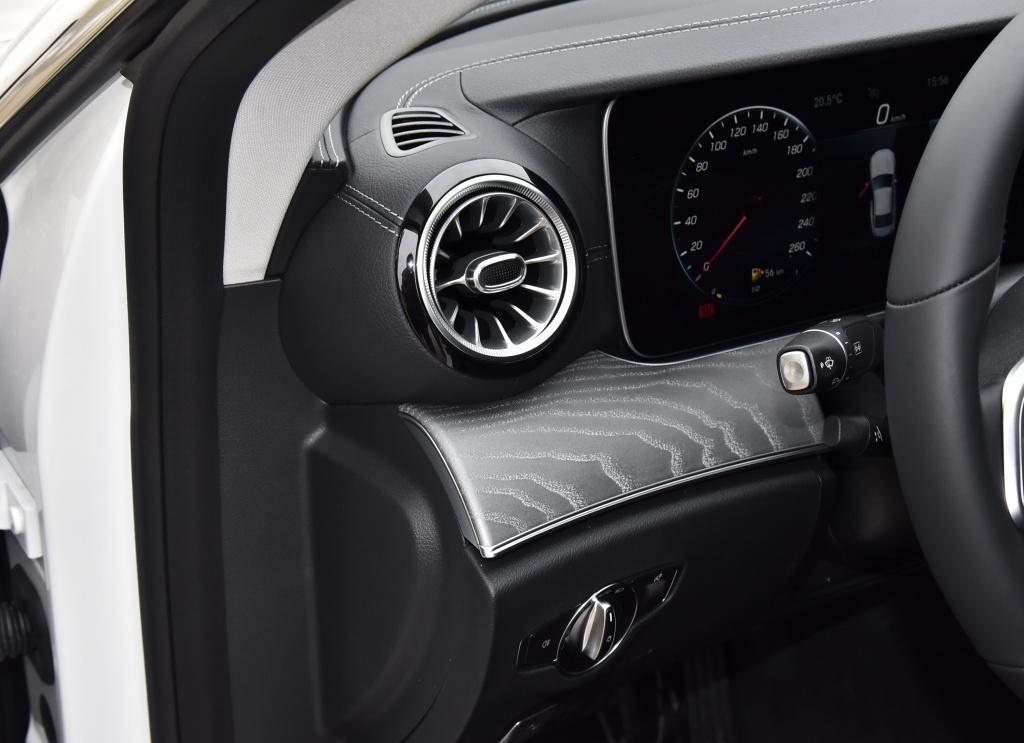 奔驰cls详细解析,花了60万提的全新奔驰