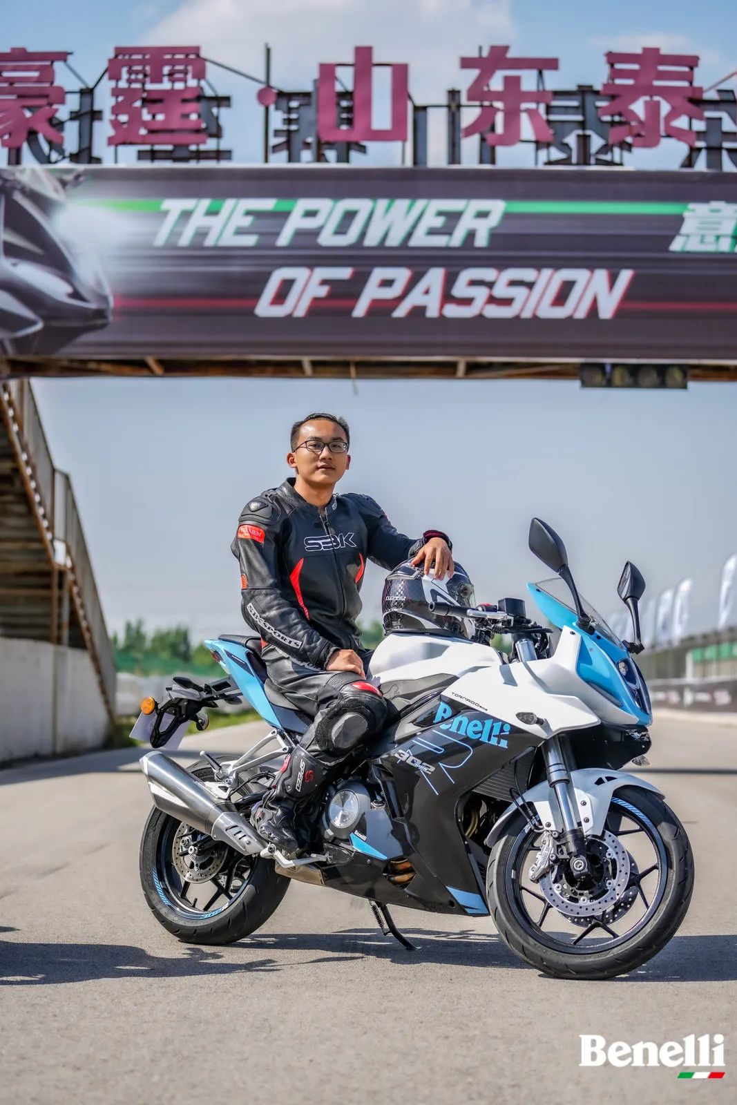 贝纳利tornado302跟飓风302r,新款贝纳利302r5秒破百