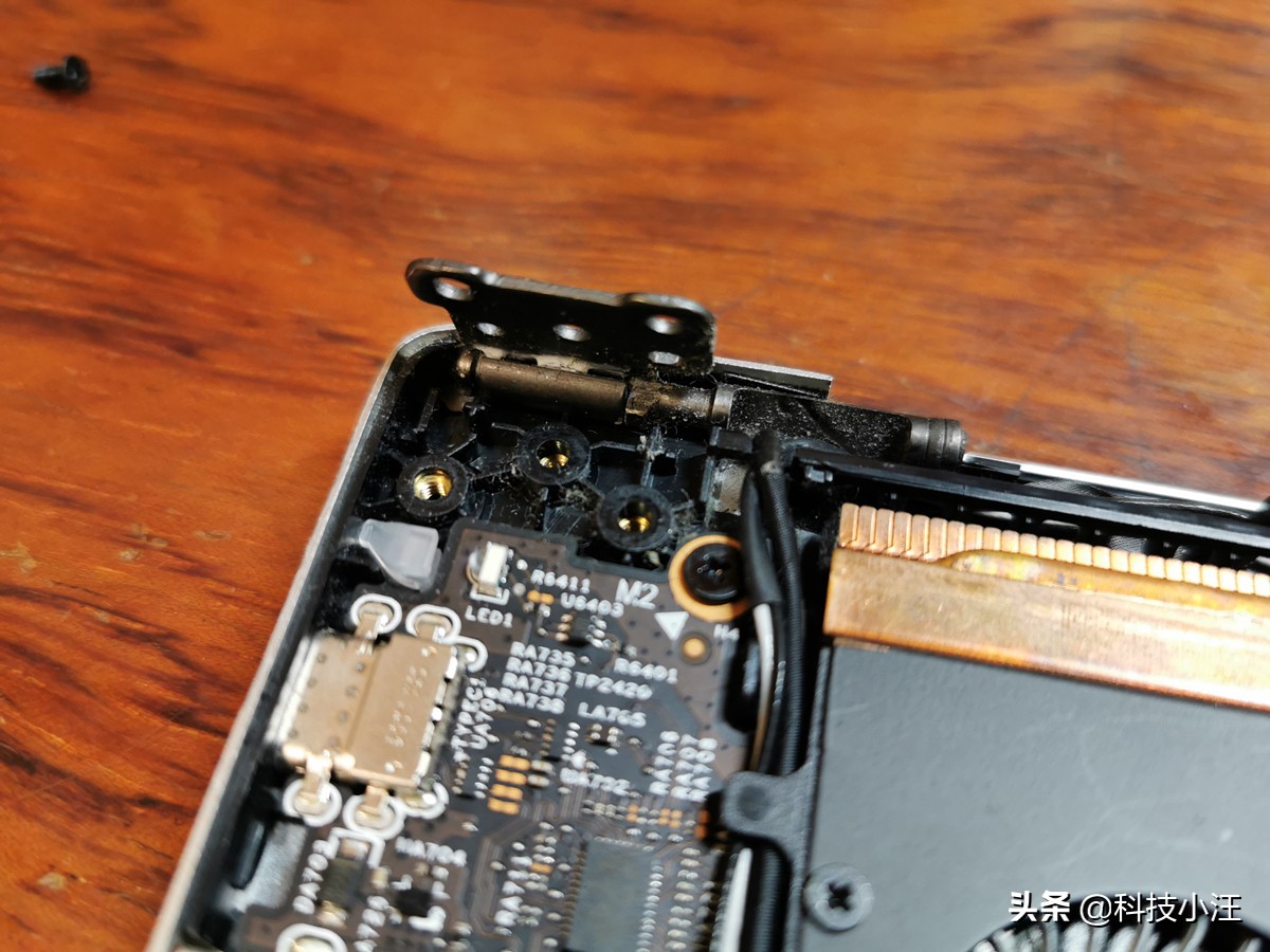 小米笔记本屏幕黑屏修复方法,小米笔记本屏幕阴影一半黑屏