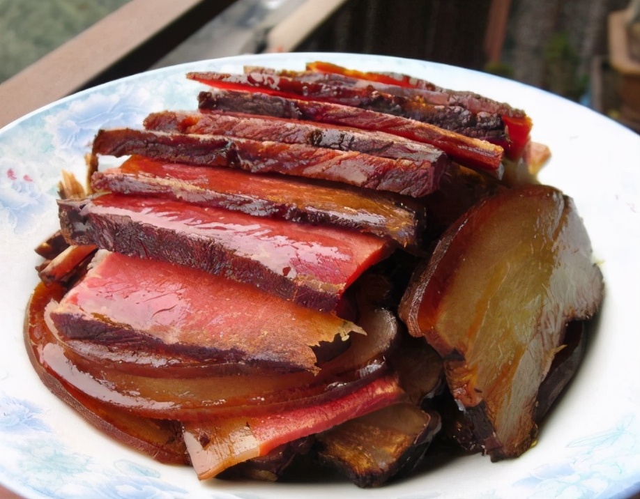 腌腊肉怎么放盐合适,腌腊肉的放盐比例是多少