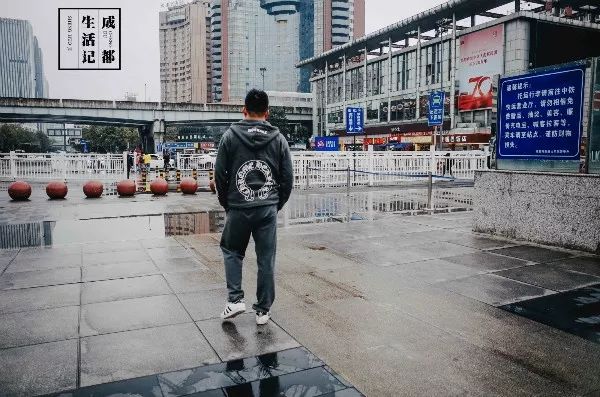 成都同根生,成都北门对比南门