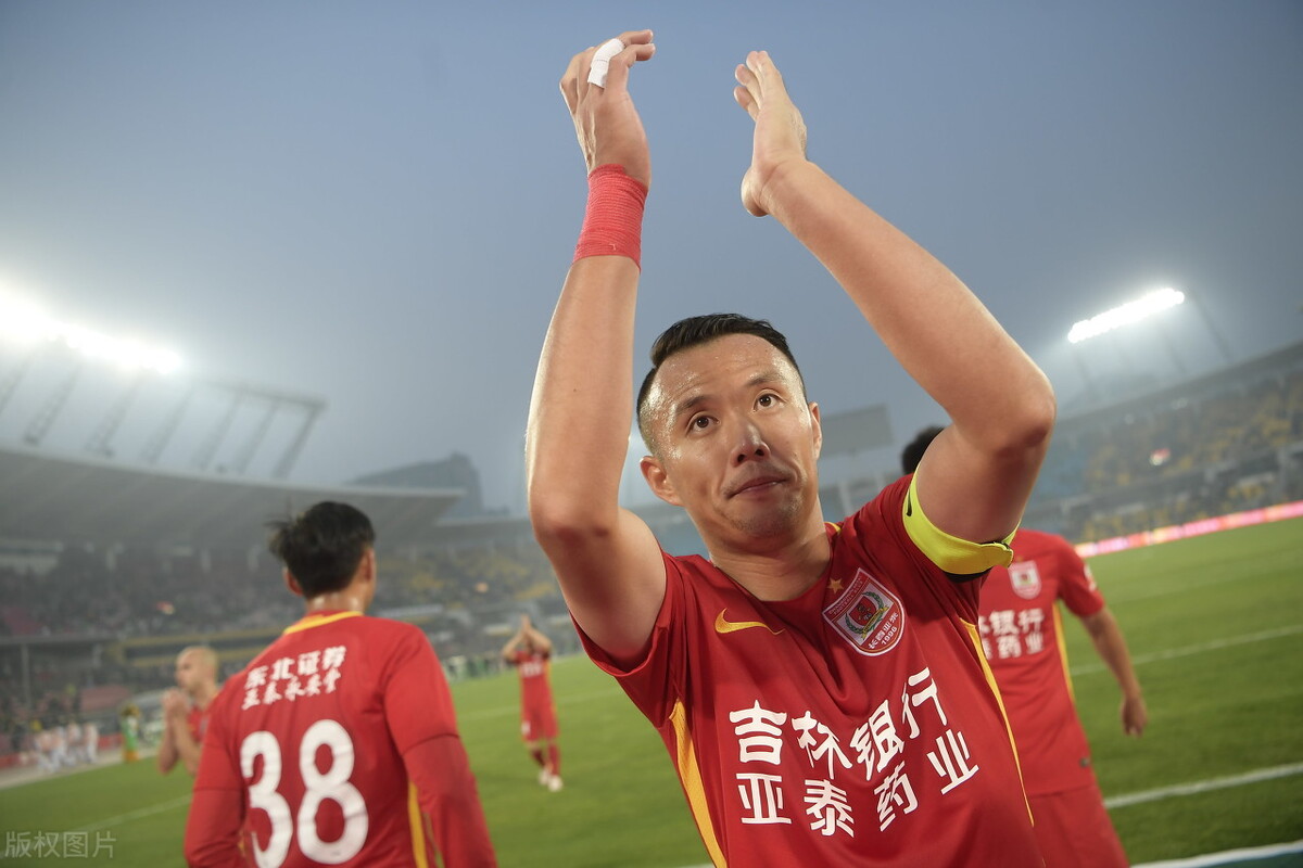 闀挎槬浜氭嘲鏃堕殧涓ゅ勾閲嶈繑涓秴,閬楁喚瓒崇悆涓秴