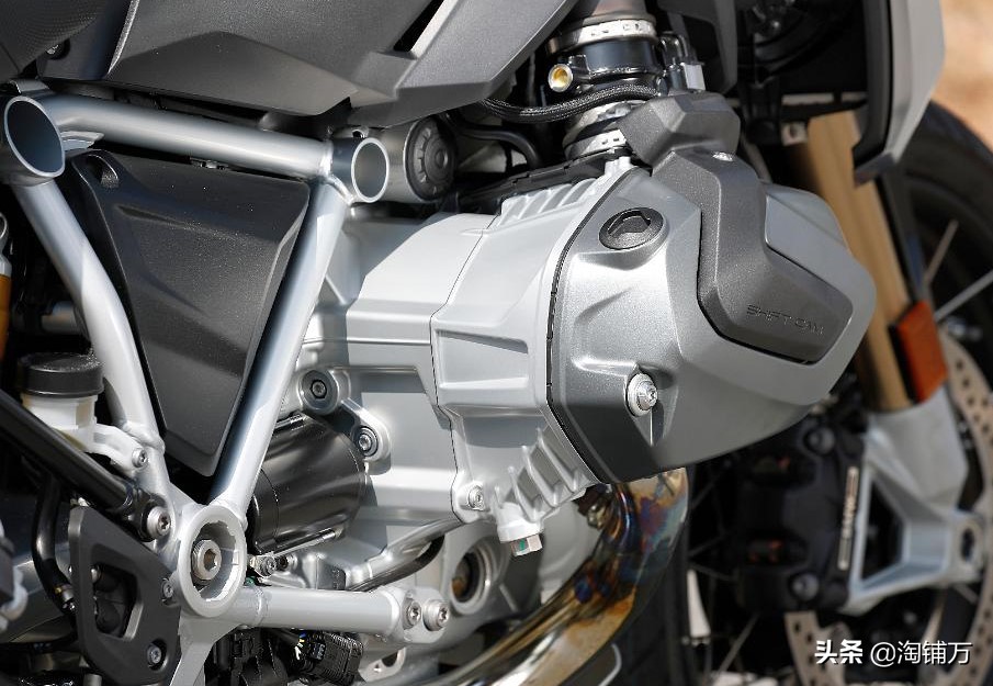 2019款宝马r1250摩托车,2021款宝马r1250gs座高