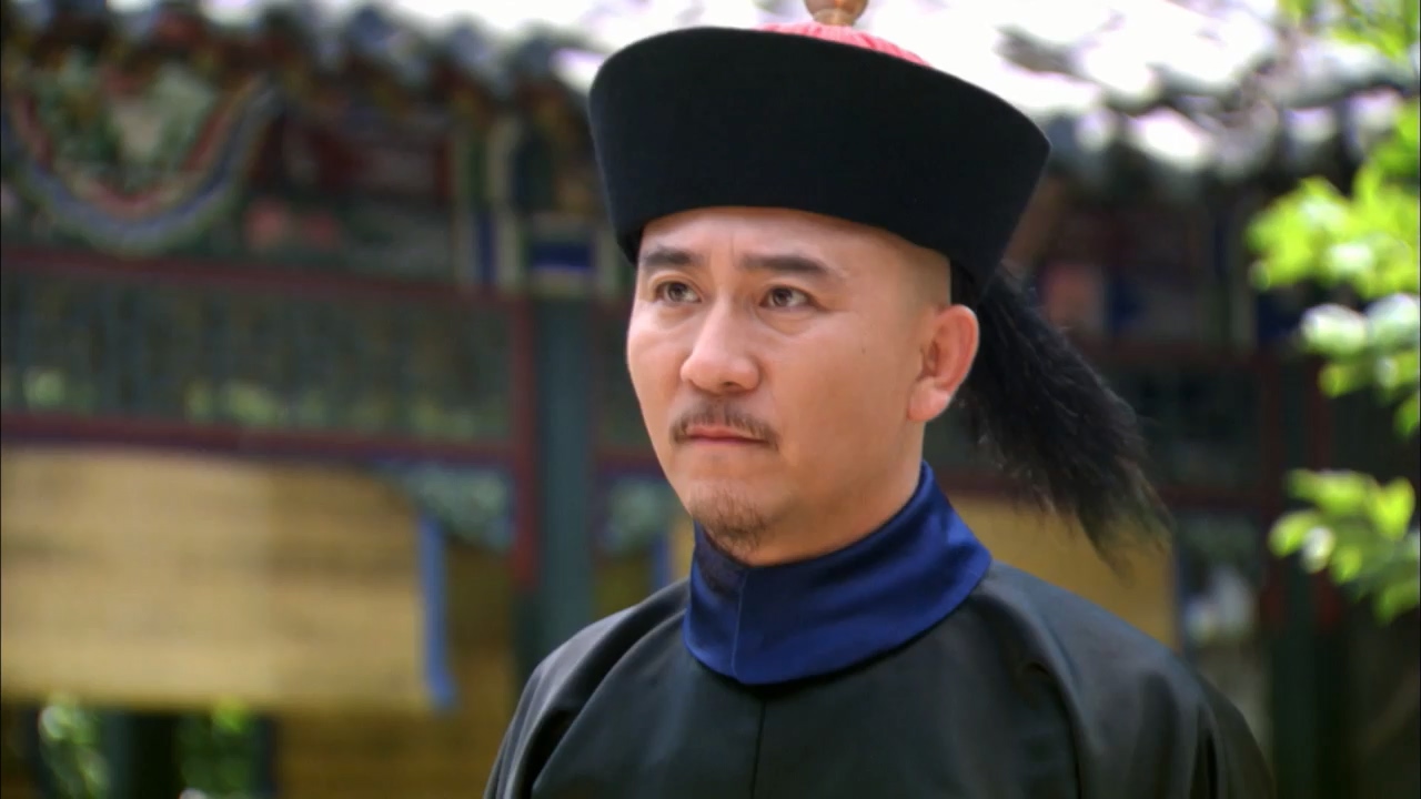 男子暴雨中打伞遭雷击结果意外,男子被雷击致死