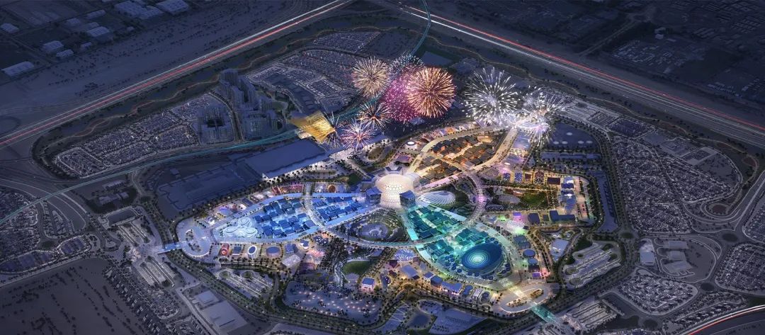 迪拜街头捡到一辆豪车,迪拜豪车坟场里的废弃豪车