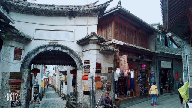 云南大漠古镇旅游攻略,云南旅游全攻略雪山景区