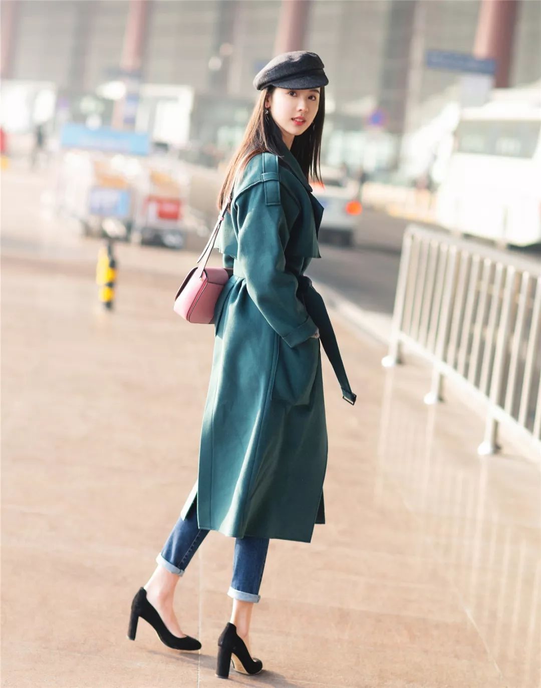 戚薇明星穿搭二选一,吴昕戚薇同款西装