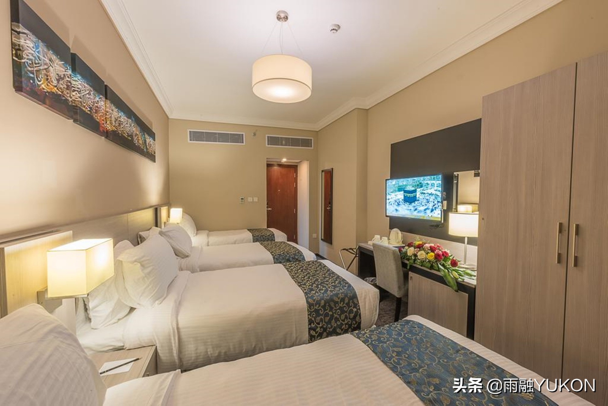 601米的全球最高钟塔：耗资1025亿，25公里外都可见