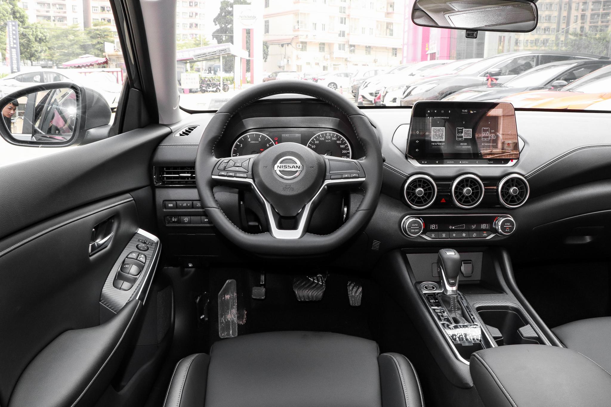 日产轩逸和朗逸哪个值得入手,伊兰特和轩逸哪个更值得入手