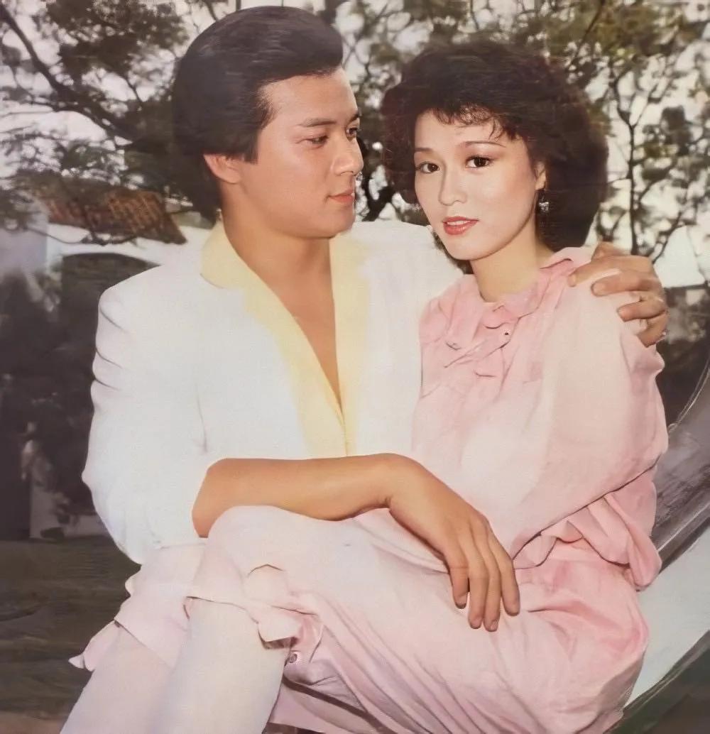 “蠢人”黄日华其人