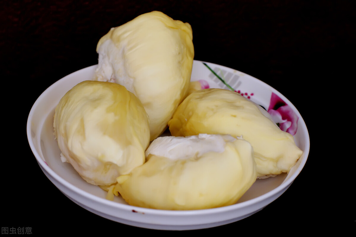 吃榴莲和什么不能一起吃,吃榴莲不能和什么一起吃