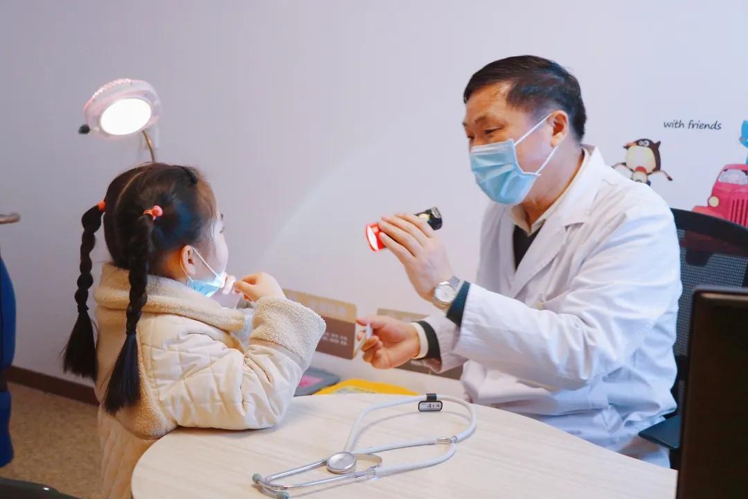 医生说孩子鼻窦炎很严重怎么办,孩子得了鼻窦炎大人很难受怎么办