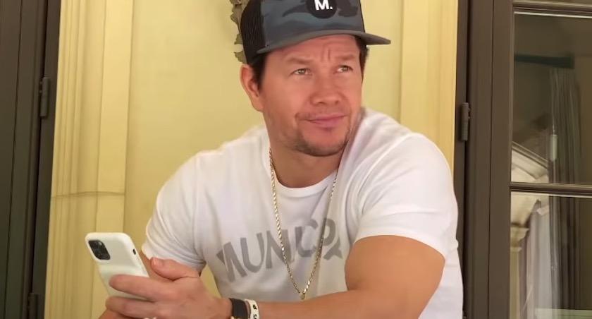 曾歧视打残亚洲人，前科犯竟成好莱坞巨星，还想来中国捞钱？