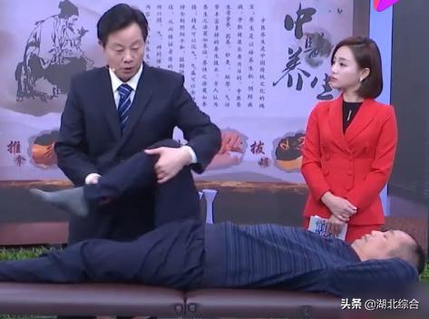 中风偏瘫怎么治？中医现场教学，坚持这样做，或能重新站起来
