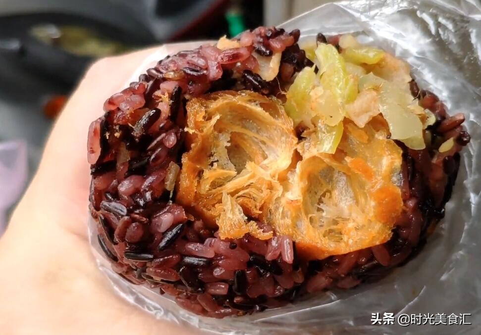 七旬老太太做包子,上海最老的粢饭团