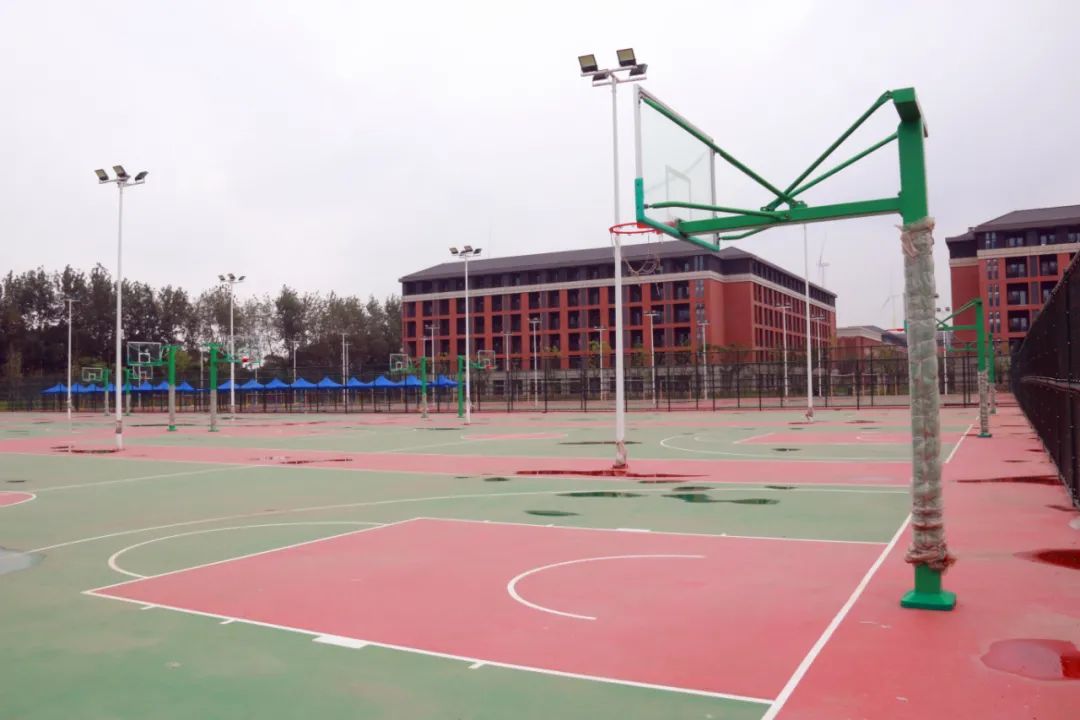 江阴体育馆羽毛球馆怎么收费,江阴体育馆打羽毛球多少钱