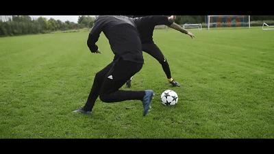 实战简单过人技巧,双变向过人如何做到精髓