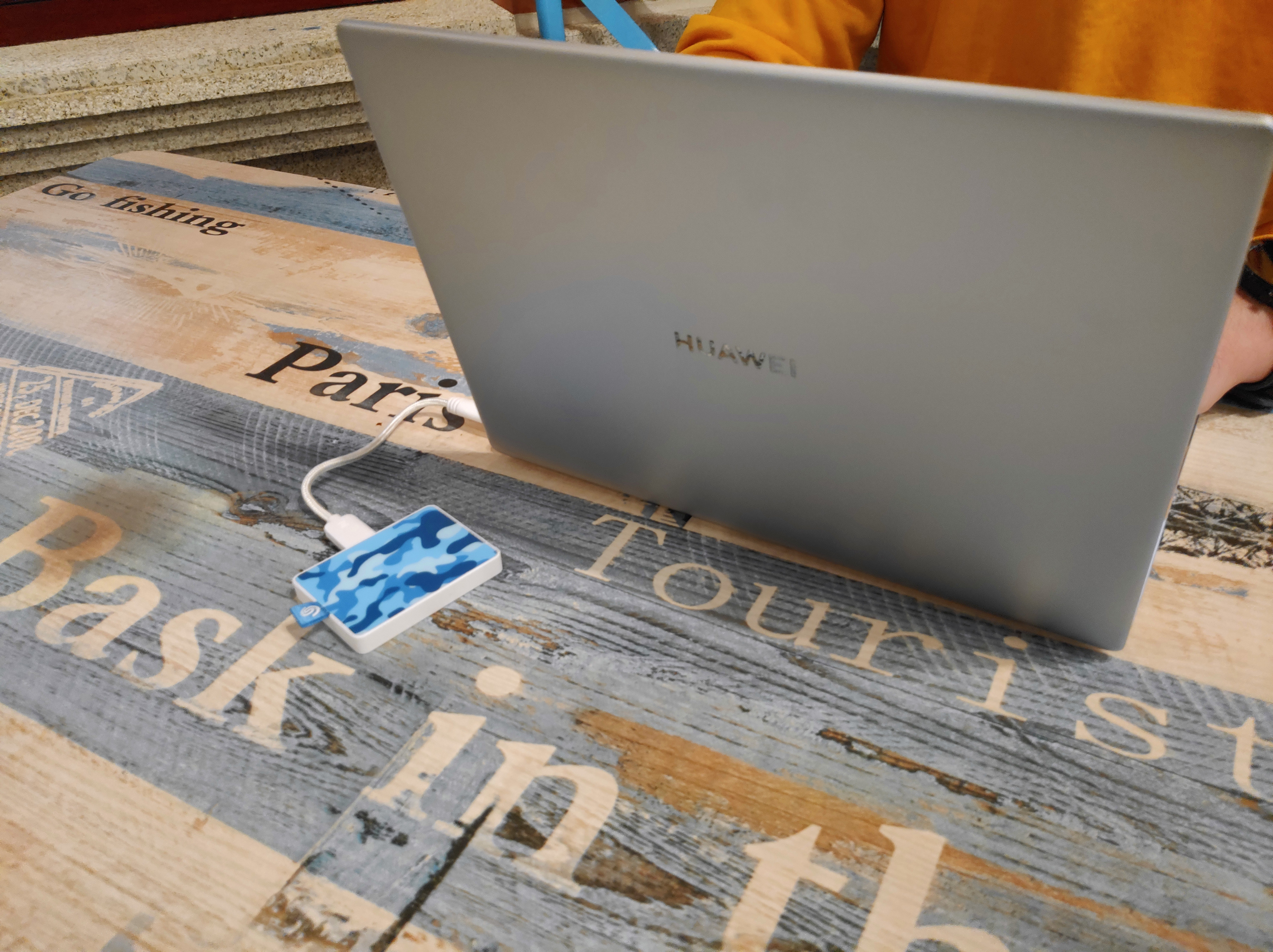 希捷移动硬盘新款和老款,希捷移动硬盘限量版评测